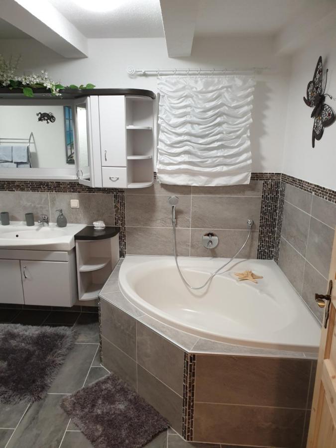 Martin'S Ferienwohnung 林区富尔特 外观 照片